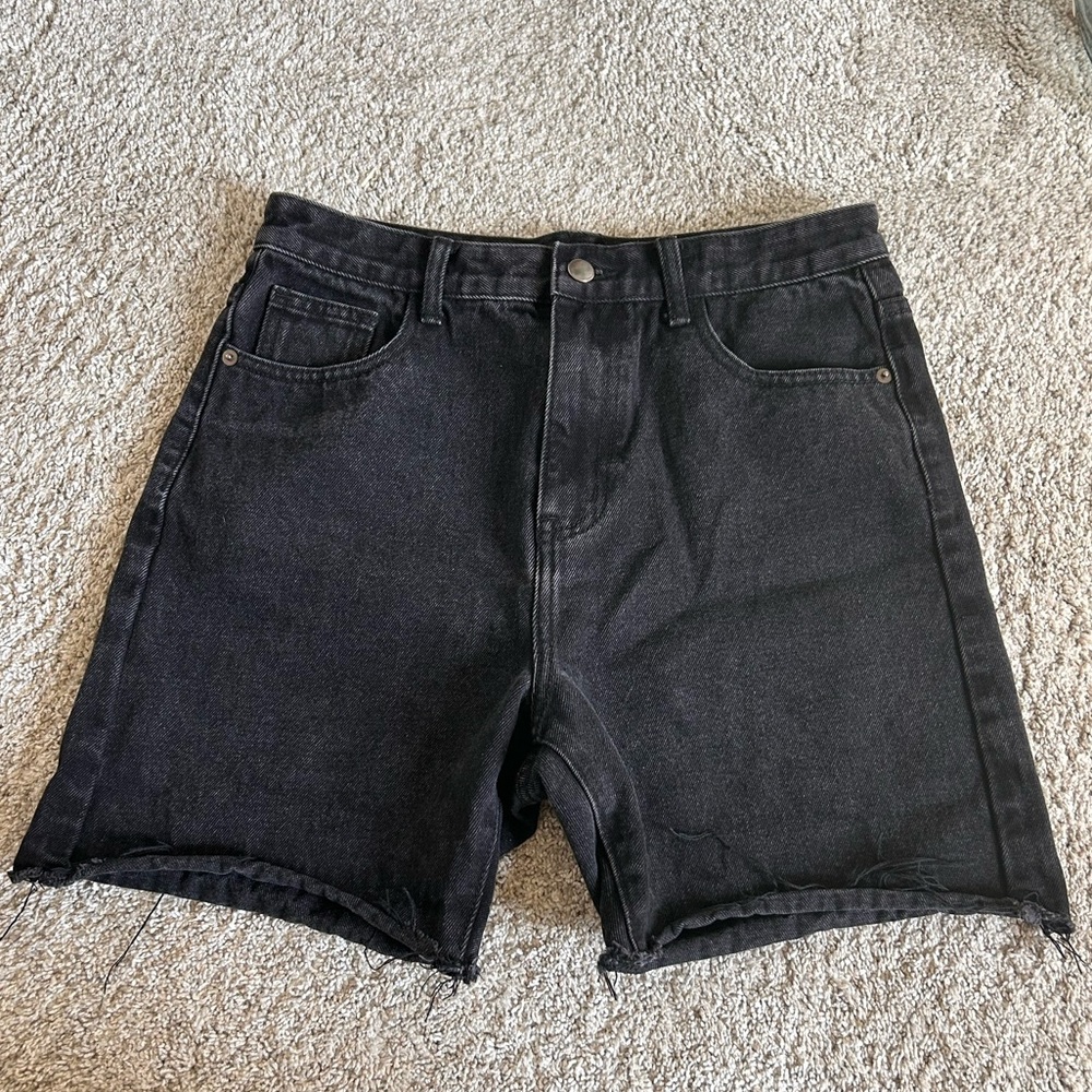 Pretty Little Thing black jean shorts